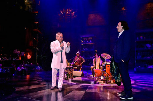 Como parte de la colaboración a largo plazo entre ambas compañías para desarrollar múltiples conceptos de entretenimiento, este nuevo espectáculo con temática acuática, única en su tipo, y el cual incluirá una experiencia gastronómica, residirá en un espectacular teatro especialmente diseñado por Grupo Vidanta dentro de su desarrollo en Nuevo Vallarta.